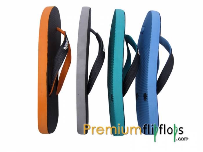Coal Hitam Dengan Serulean Picnic Logo Timbul Seri Hitam Selipar Getah Asli - Image 6