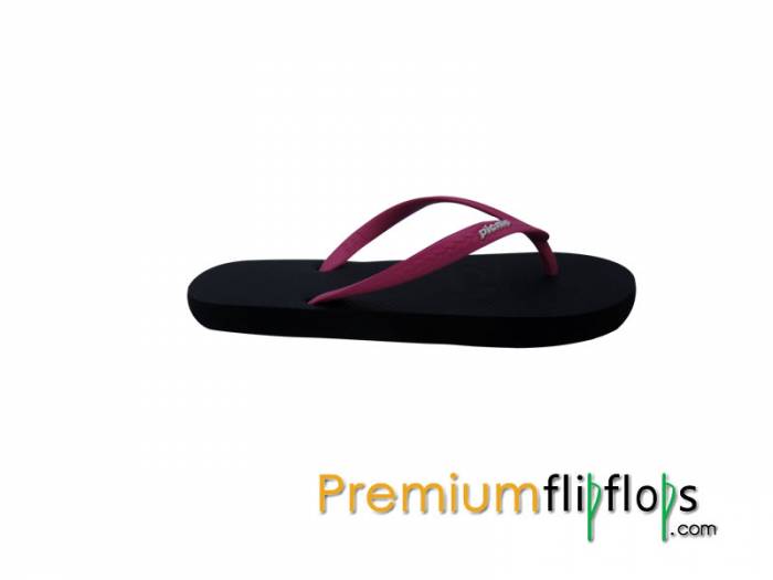 Chanclas De Goma Natural Pitch Black Picnic Logo Embossed Slick Series - Correa Rosa - Imagen 4
