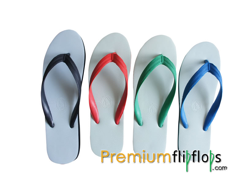 Original high quality SFN black rubber flip flops. (UK size: 3 / 3.5 / 4)