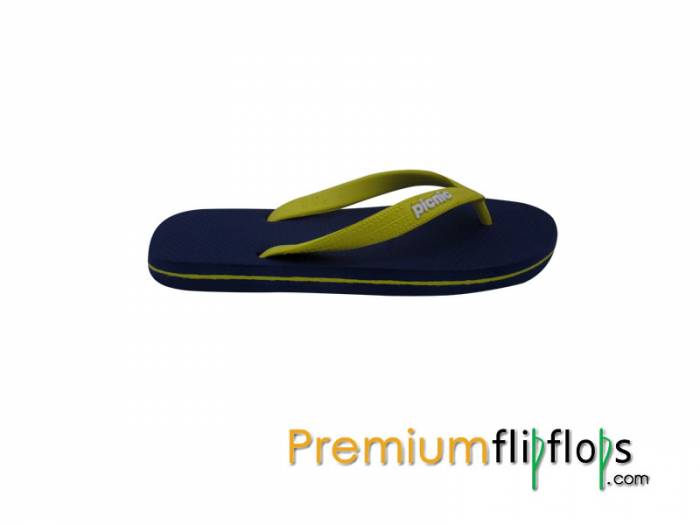 Sturdy Roomy Men Rubber Flip Flops