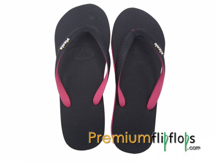 Pitch Dark Upper With Fuchsia Roesse Picnic Logo Embossed Black Series Natural Rubber Flip-Flops - Image 3